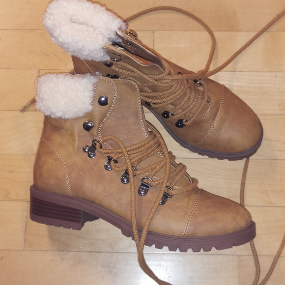 Boots - Picture 2 of 3